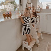 myduckling Deluxe Adjustable Learning Tower (White/Natural) - Flag with Rectangle Handle