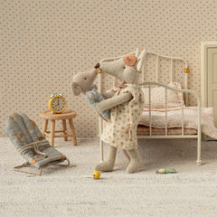 Maileg Nightgown Mum Mouse Light Grey