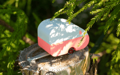 Candylab – Rosebud Camper