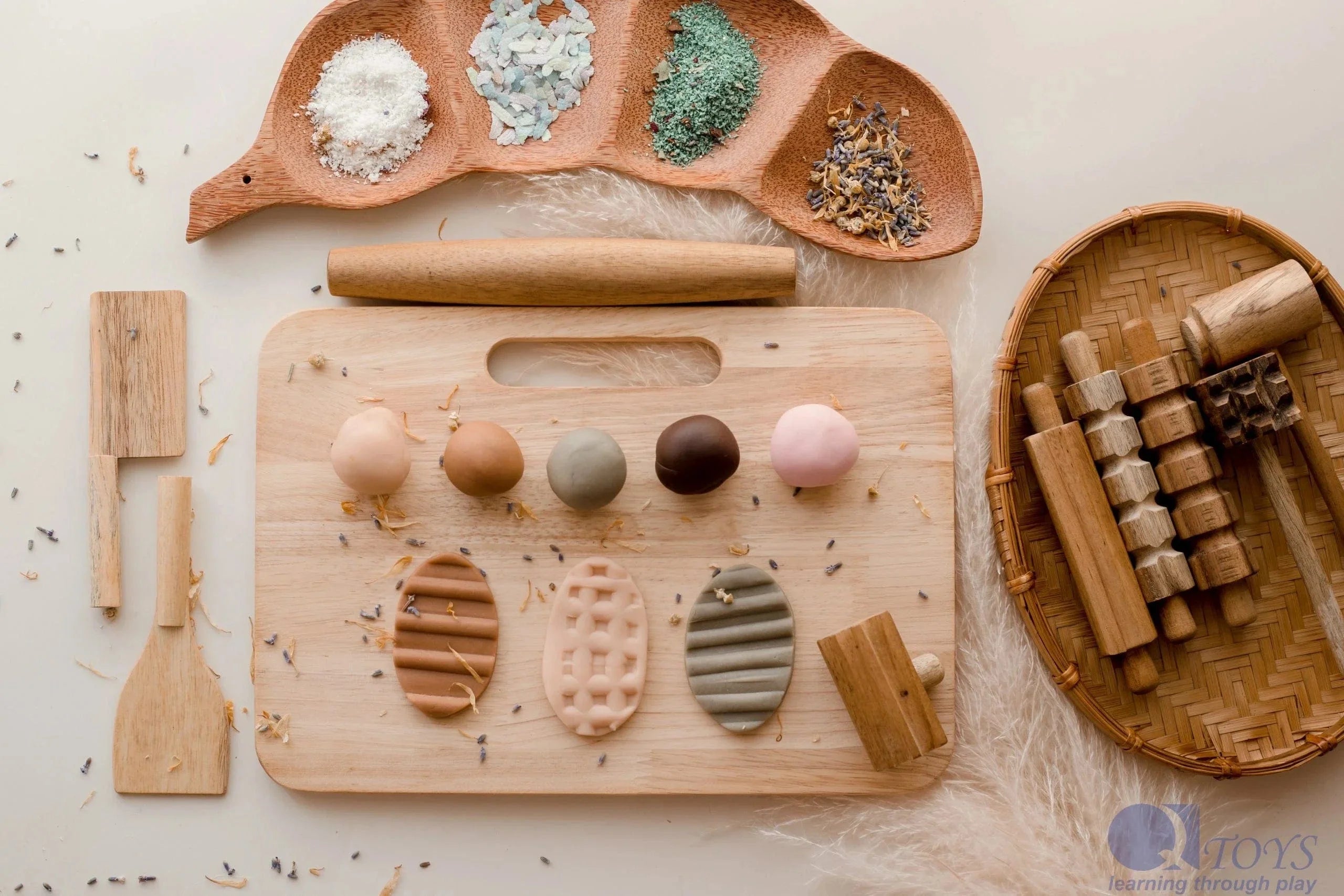 QToys Wooden Playdough Kit