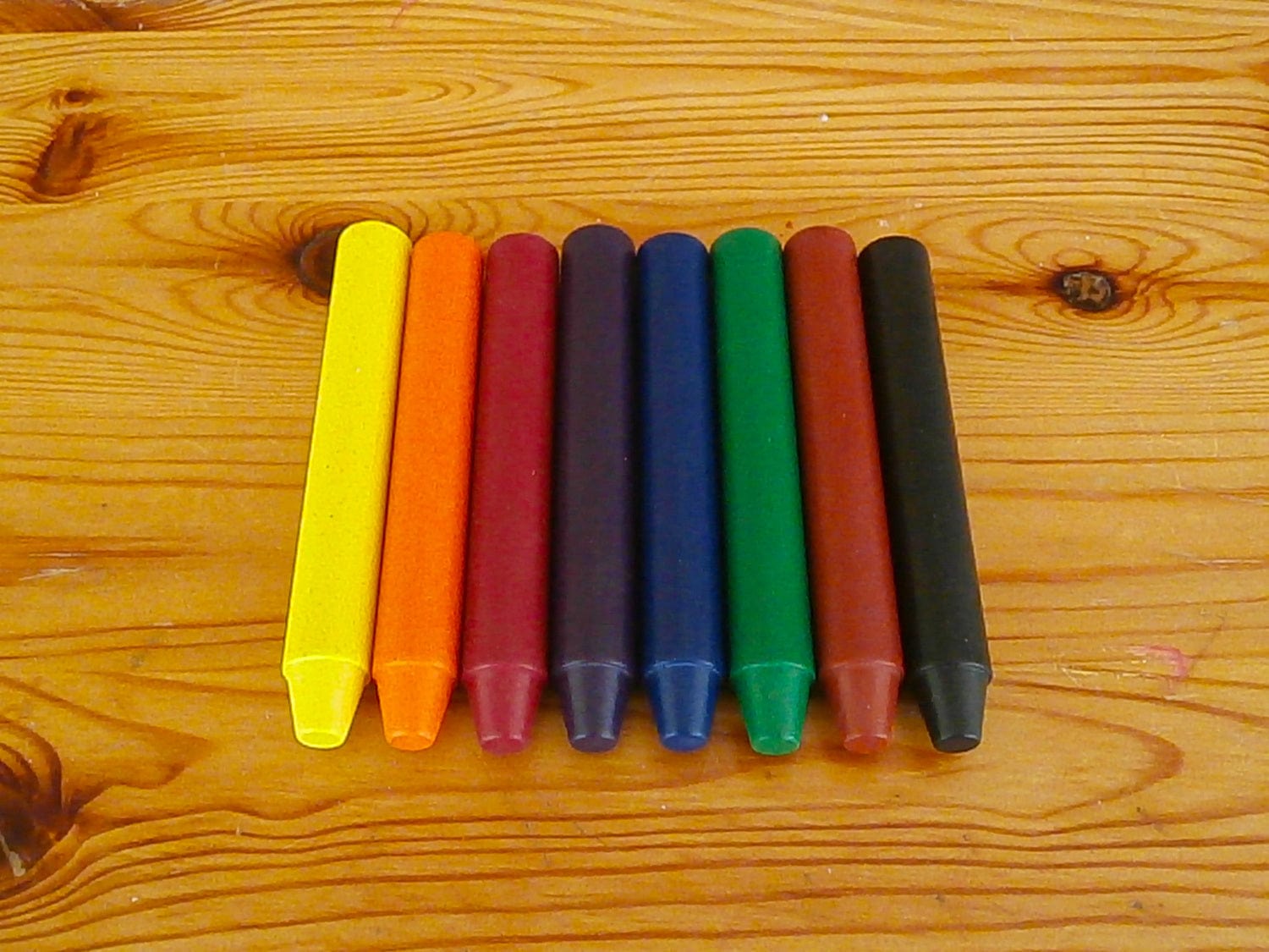 Filana Organic Beeswax Crayons, 8 Standard Sticks with brown/black