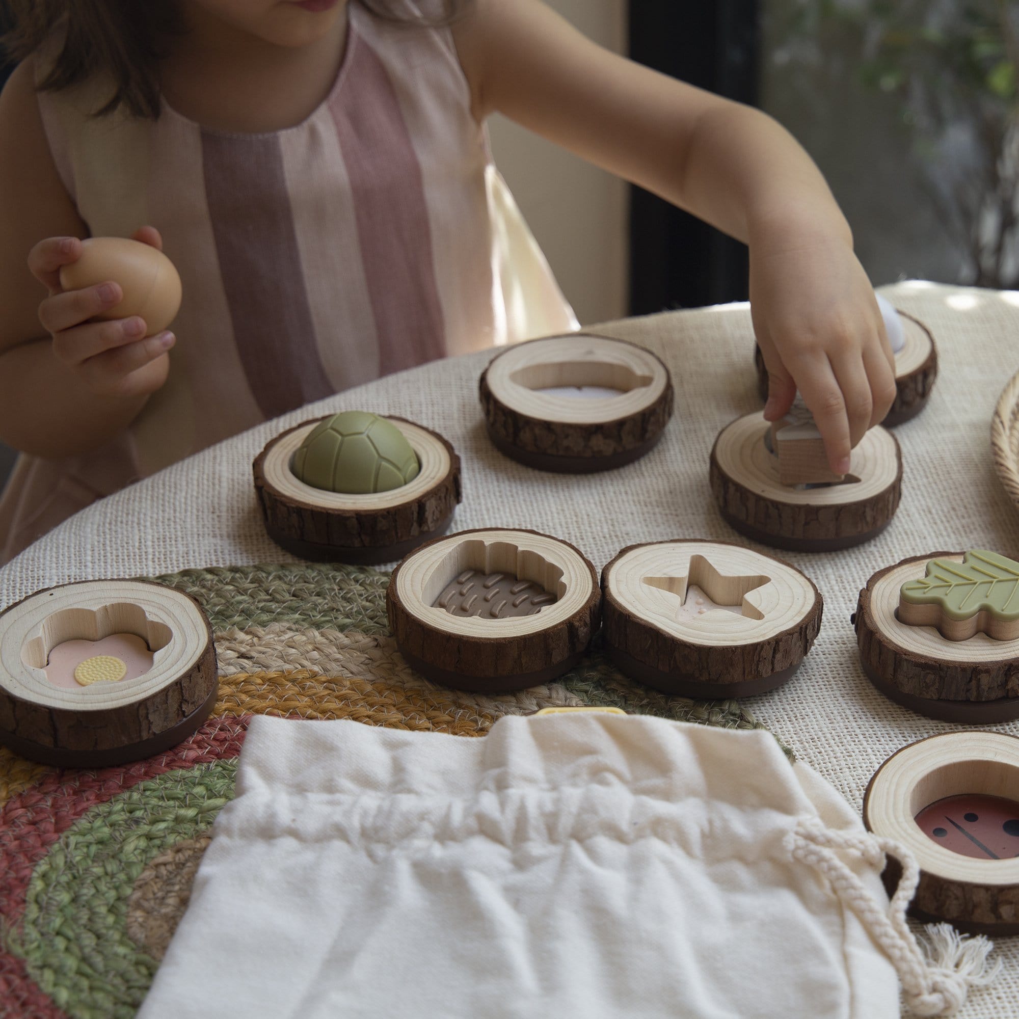 Guidecraft Nature Feel and Find – 24 pc. set