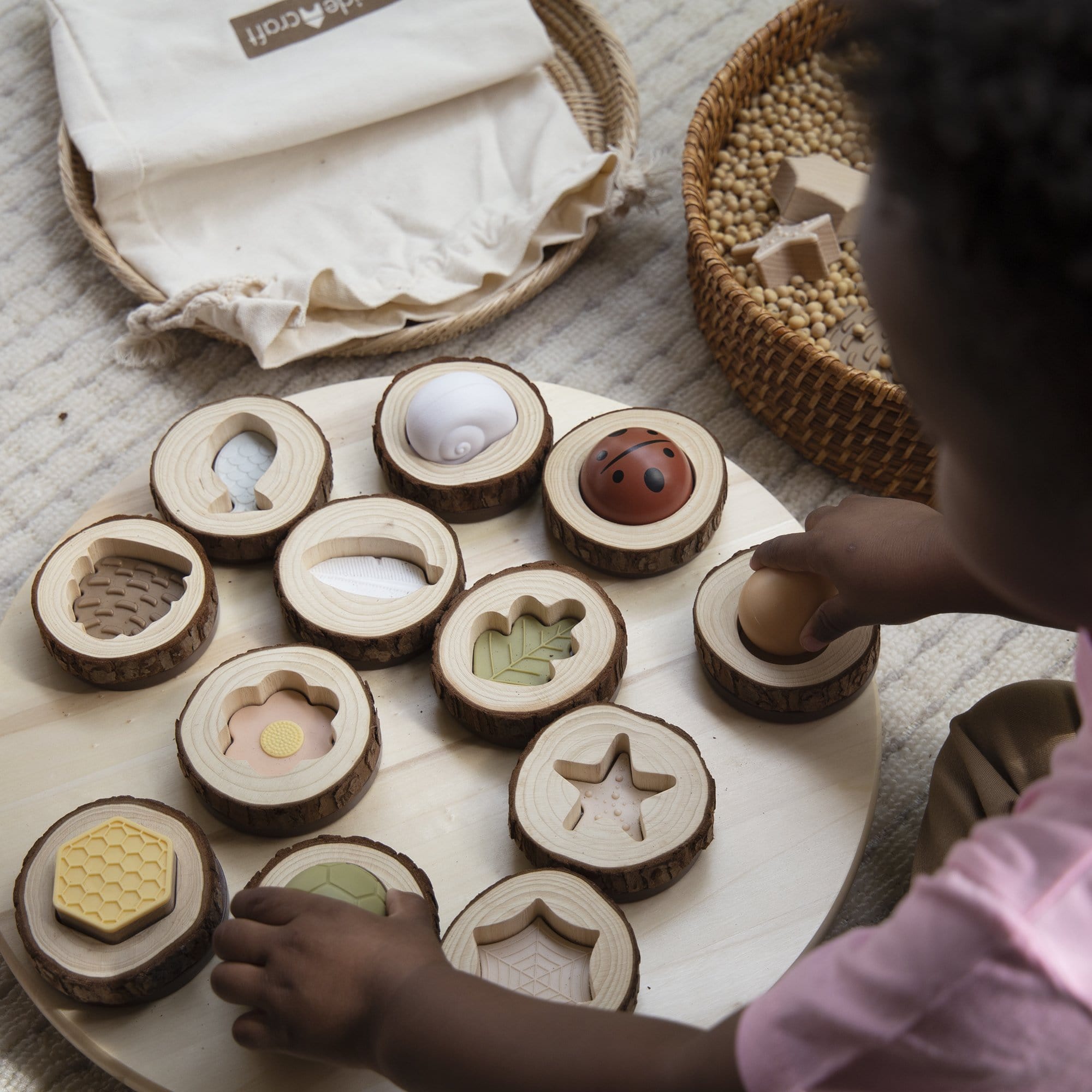 Guidecraft Nature Feel and Find – 24 pc. set