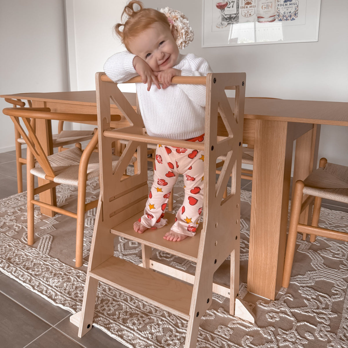 myduckling Deluxe Adjustable Learning Tower (Natural) - Flag with Rectangle Handle