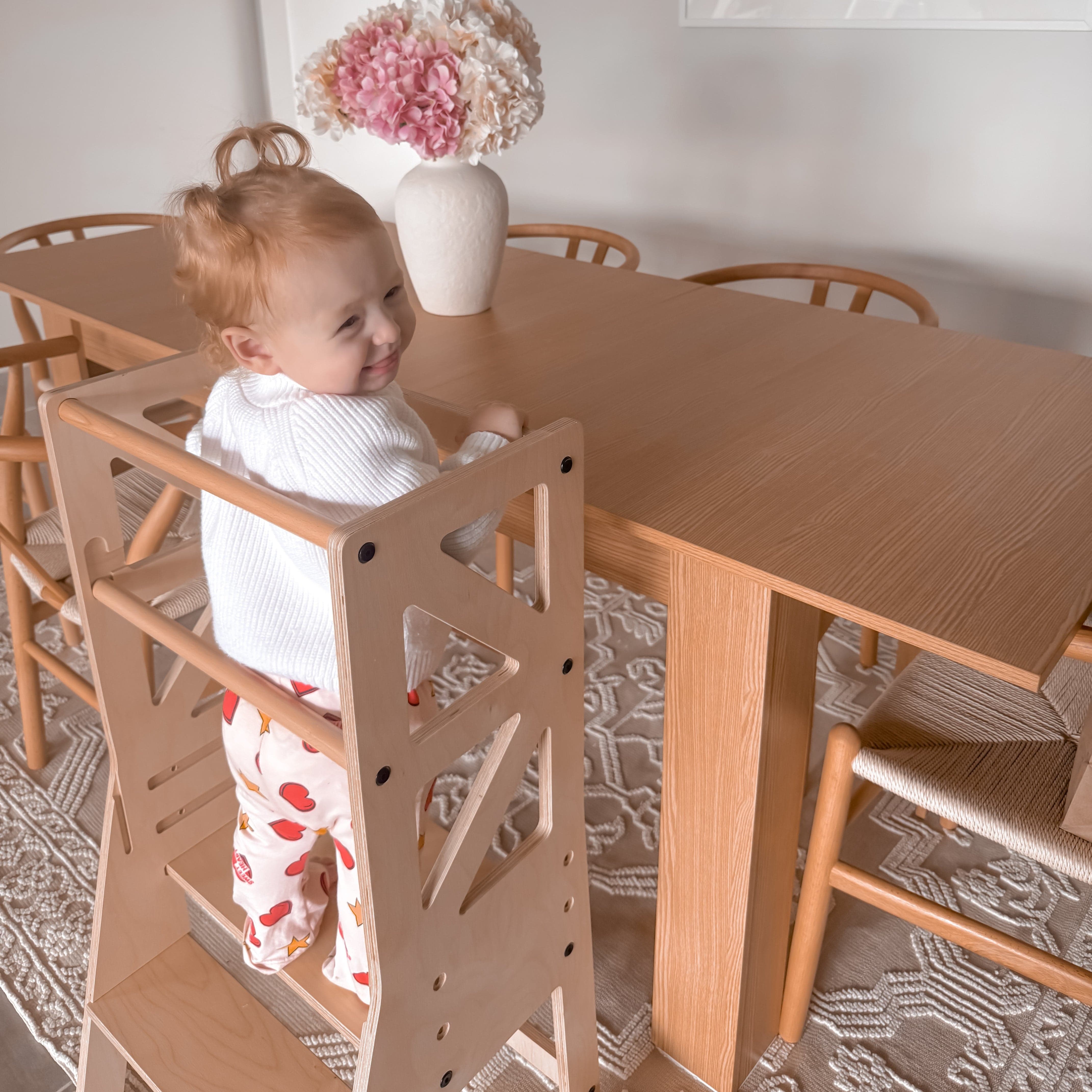myduckling Deluxe Adjustable Learning Tower (Natural) - Flag with Rectangle Handle
