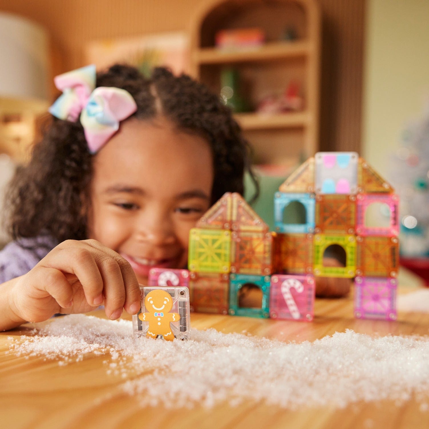 MAGNA-TILES - microMAGS - Gingerbread House Travel Set - 24 Piece Set