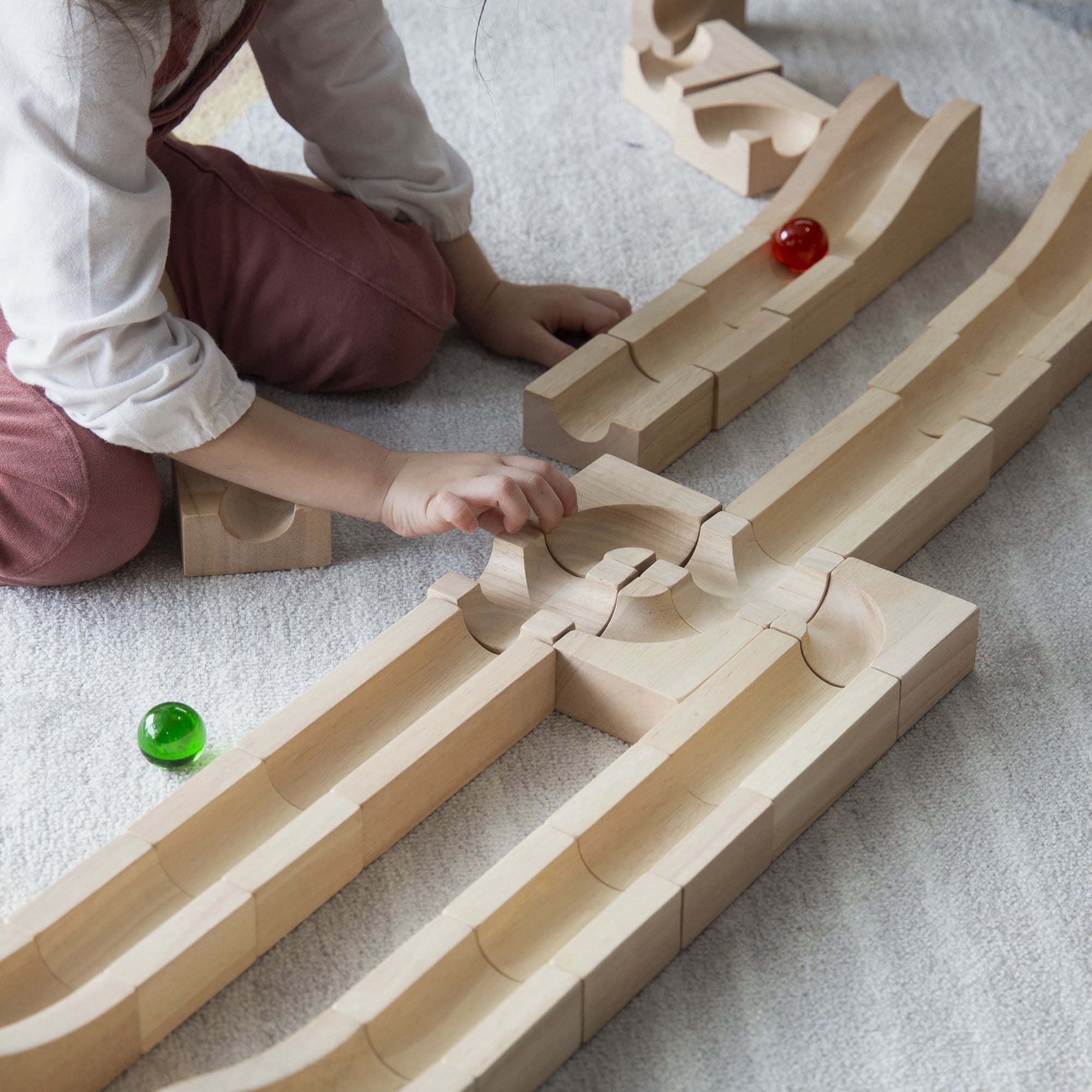 Guidecraft Unit Block Marble Run – 40 pc. set