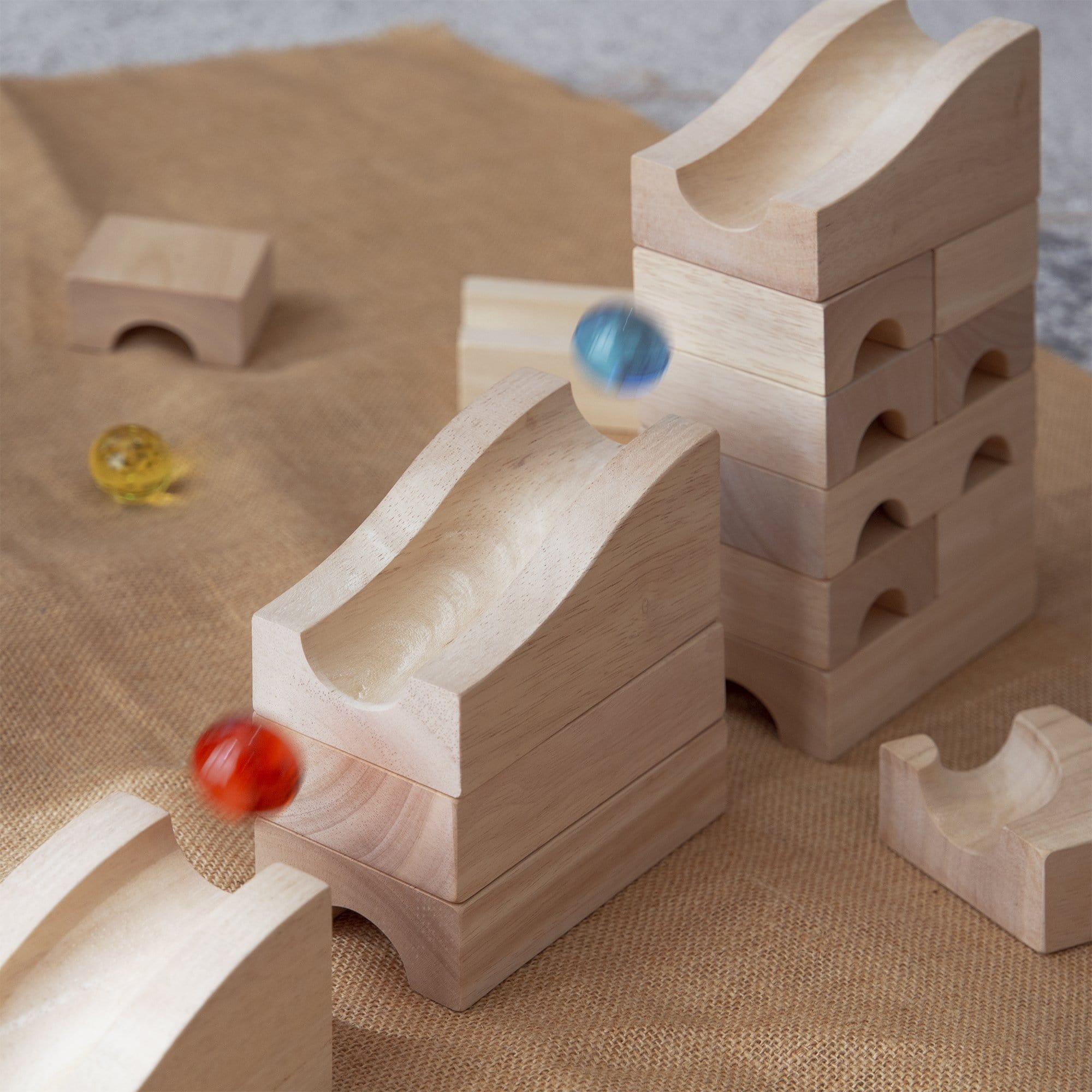 Guidecraft Unit Block Marble Run – 40 pc. set