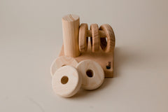 QToys Horizontal Hanger