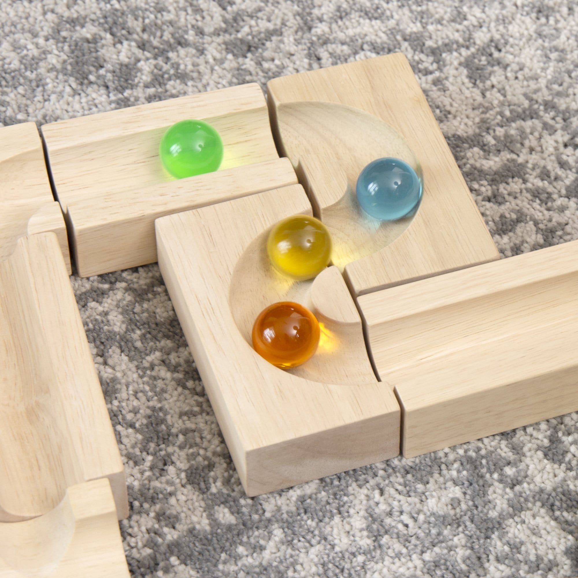 Guidecraft Unit Block Marble Run – 40 pc. set