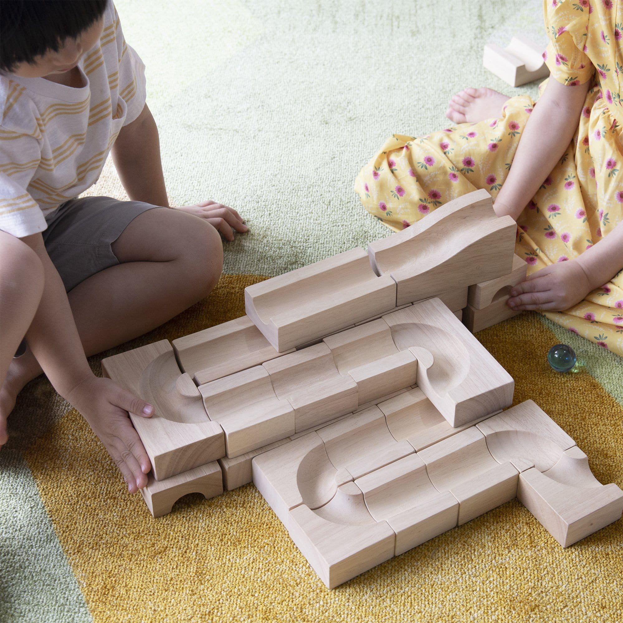 Guidecraft Unit Block Marble Run – 40 pc. set