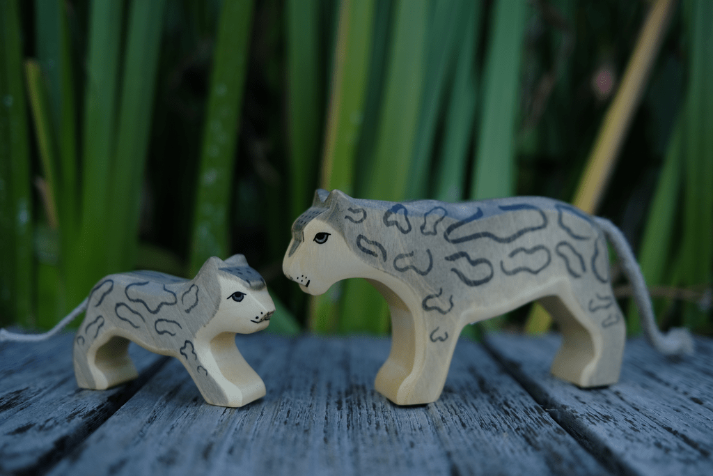 HolzWald Snow Leopard