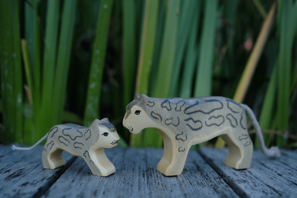 HolzWald Snow Leopard