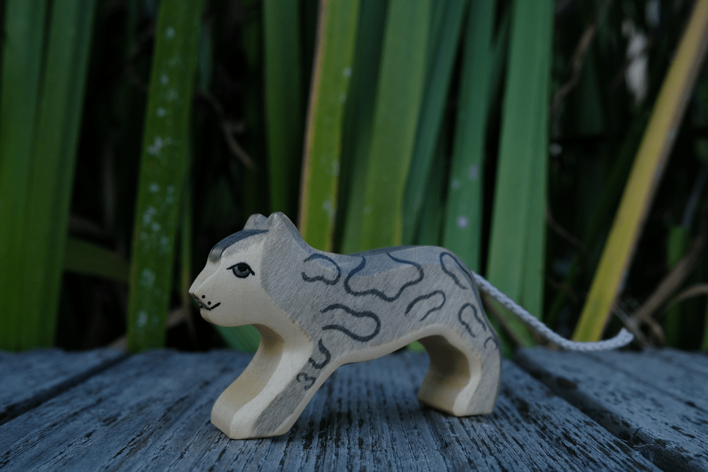 HolzWald Snow Leopard small