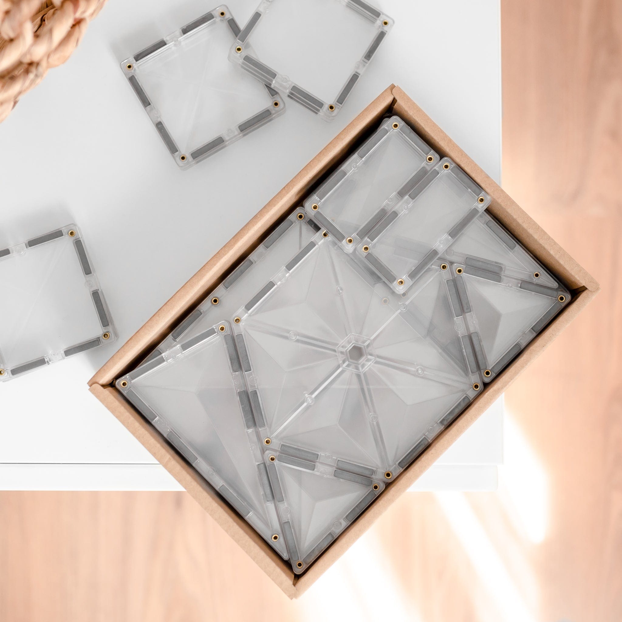 (Slight Colour Variance) Connetix Tiles 34 Piece Clear Pack