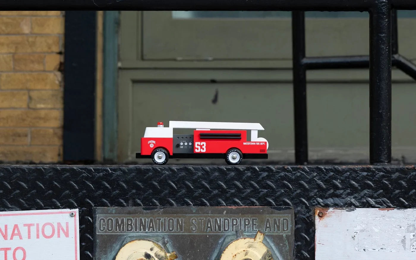 Candylab Fire Truck Engine 53