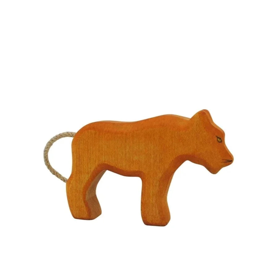HolzWald Lion female