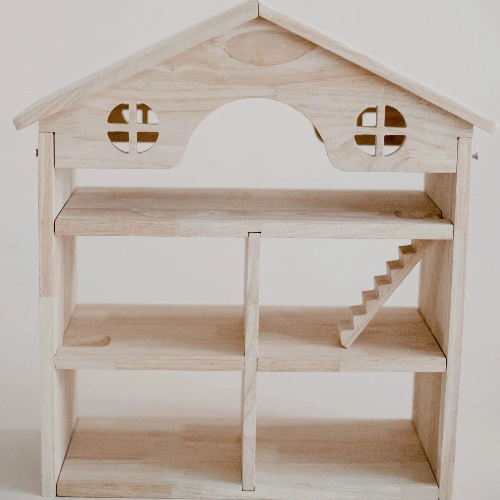 QToys Classic Wooden Dollhouse