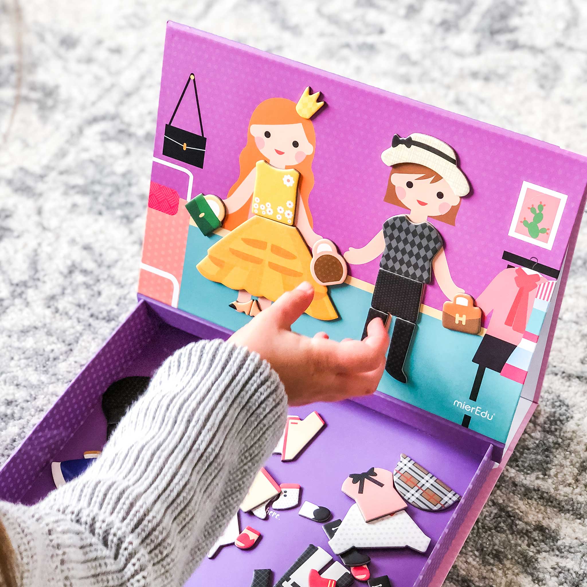 mierEdu Magnetic Art Case - Dress Up