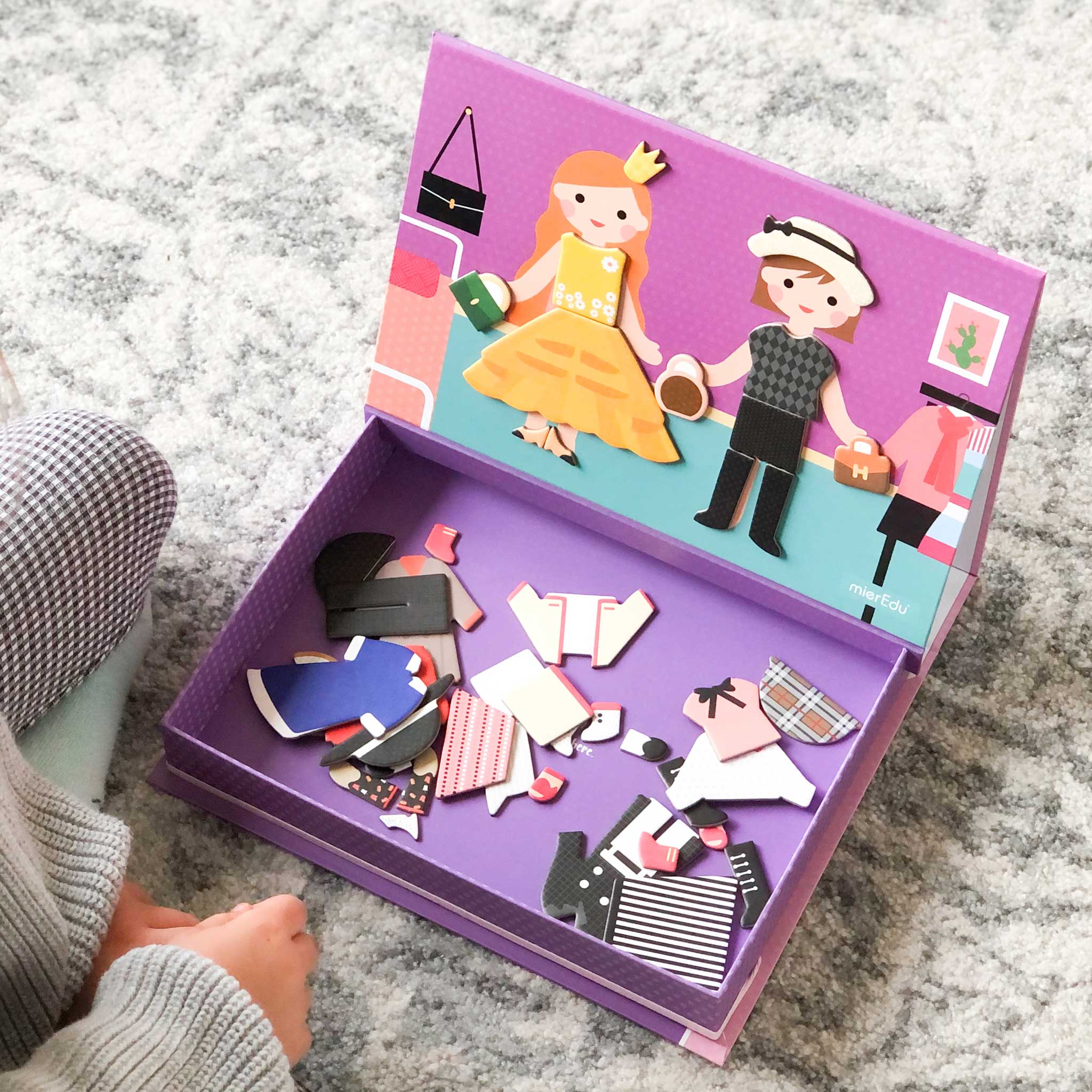 mierEdu Magnetic Art Case - Dress Up
