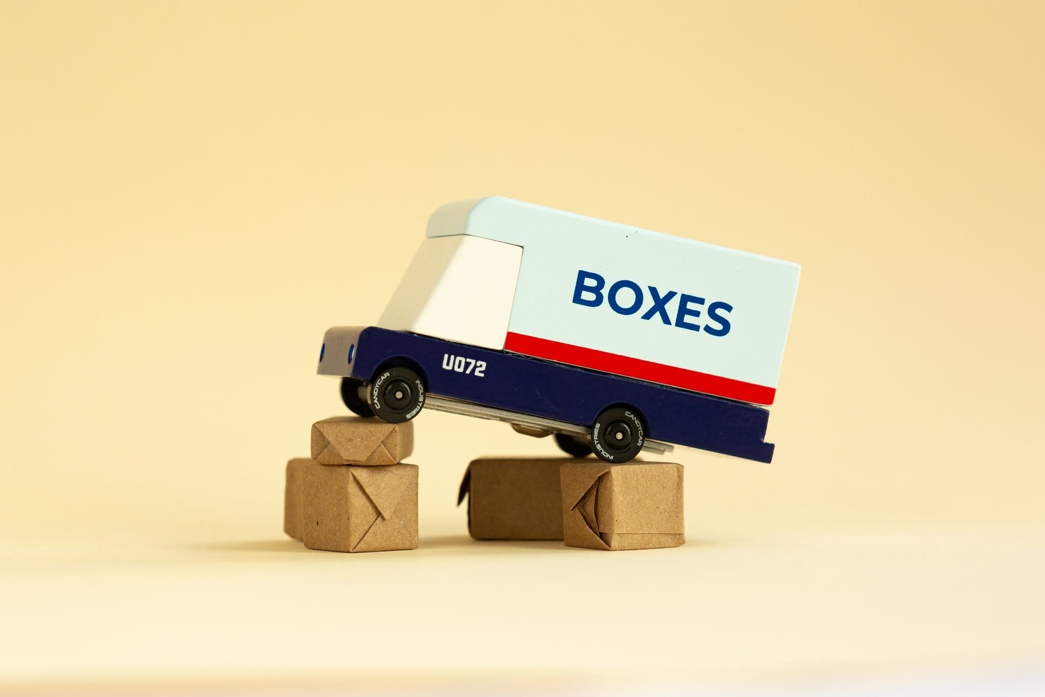 Candylab – Mail Van