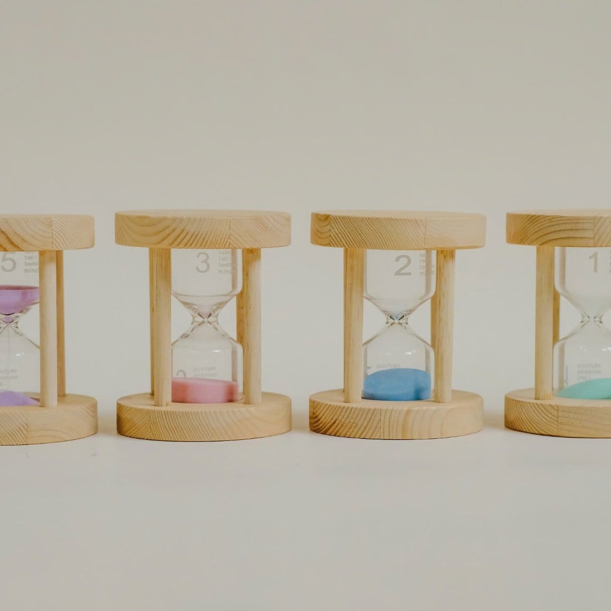 QToys Wooden Sand Timers Set of 4