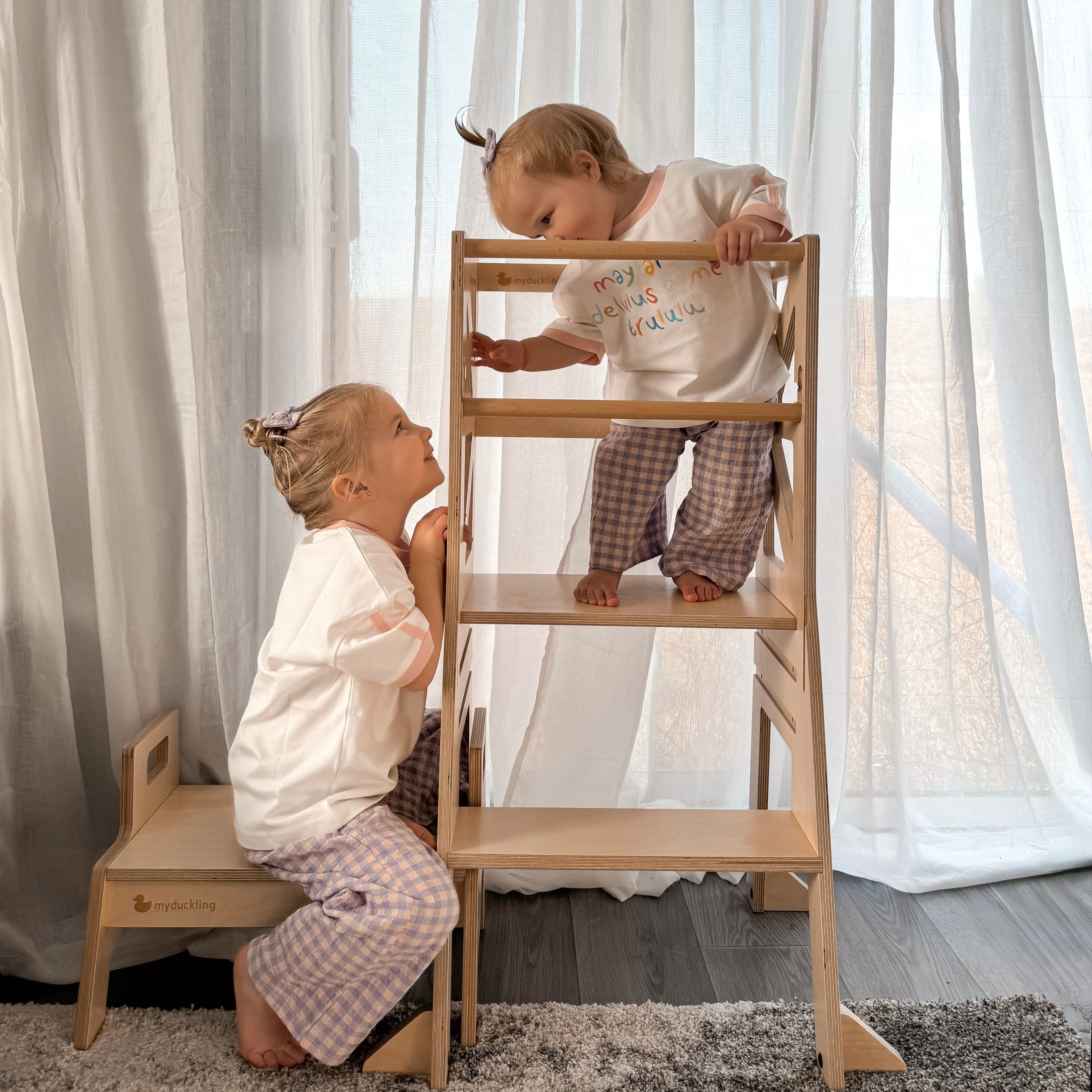 myduckling Deluxe Adjustable Learning Tower (Natural) - Flag with Rectangle Handle