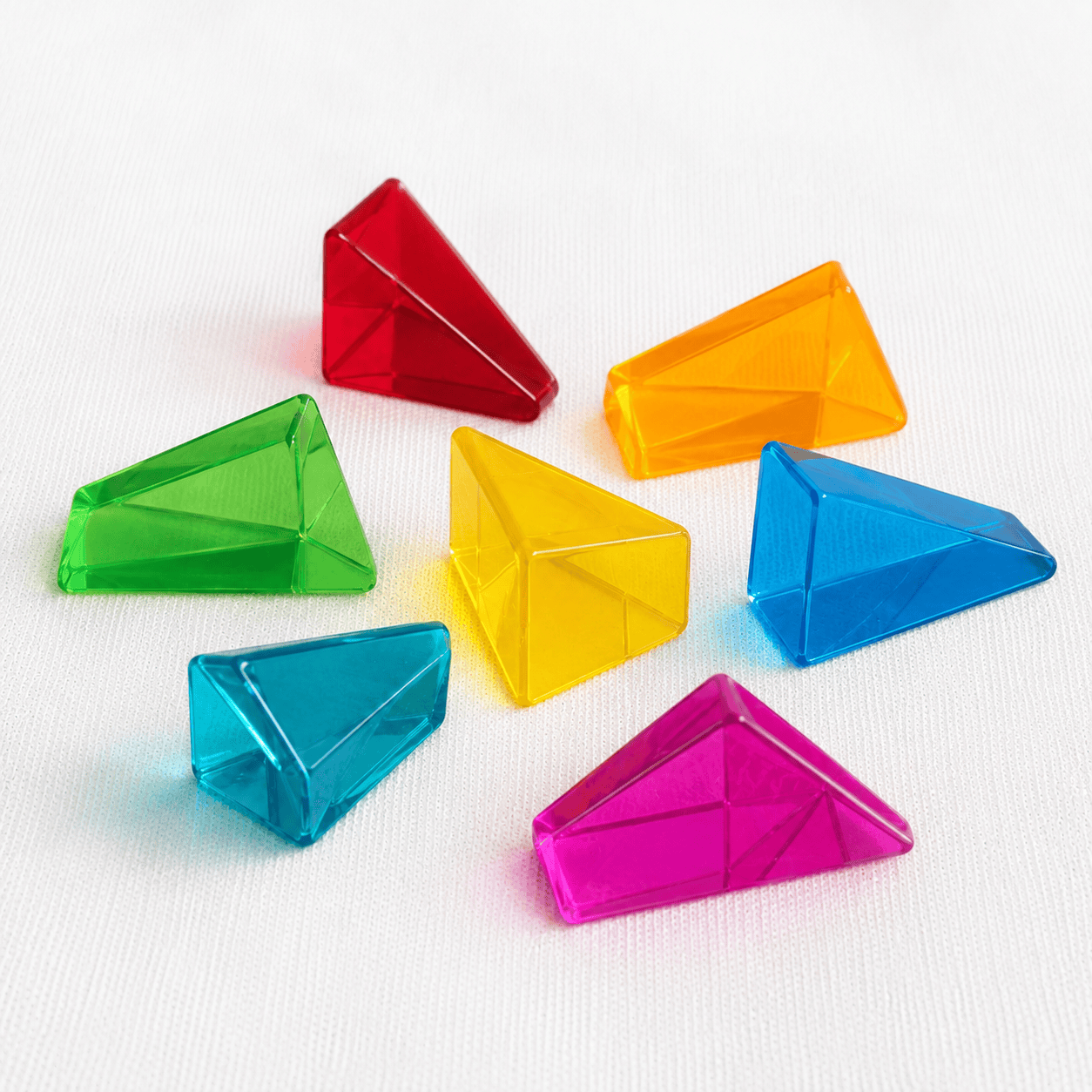 Papoose Lucite Small Triangles with tray (32 piece Set)