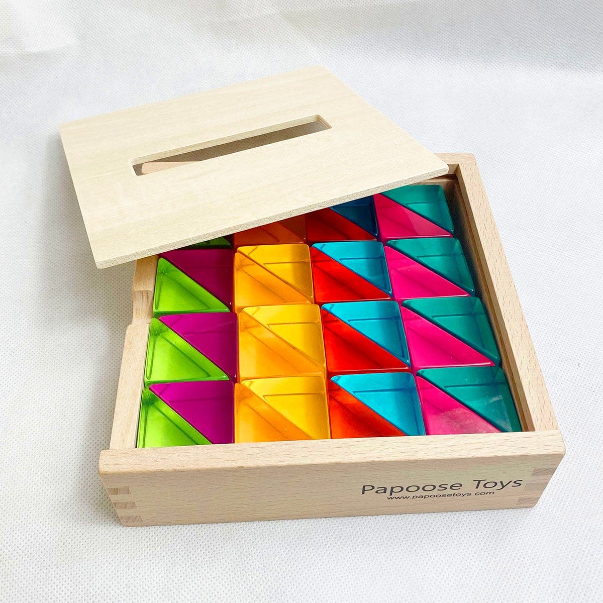 Papoose Lucite Small Triangles with tray (32 piece Set)