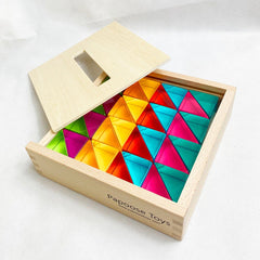 Papoose Lucite Small Triangles with tray (32 piece Set)